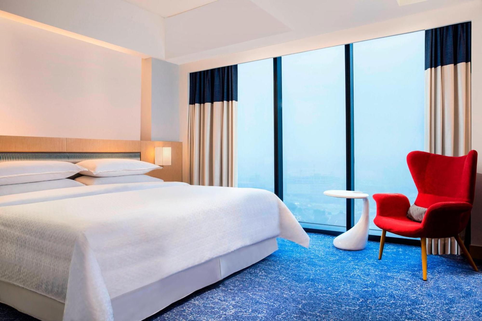 Four Points By Sheraton Surabaya, Tunjungan Plaza מראה חיצוני תמונה