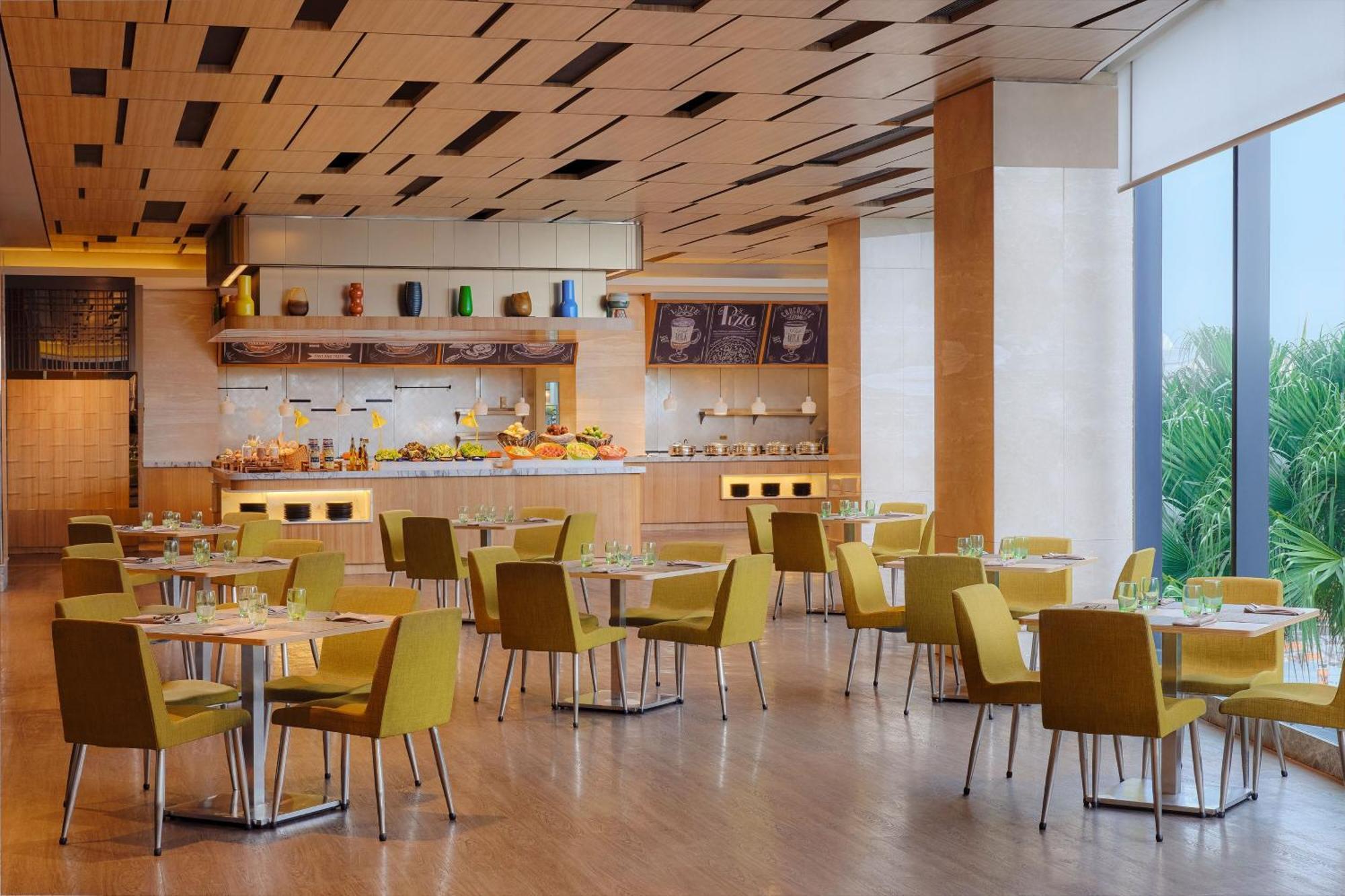 Four Points By Sheraton Surabaya, Tunjungan Plaza מראה חיצוני תמונה