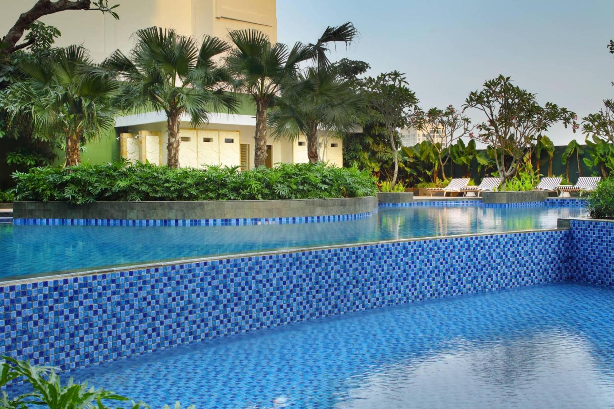 Four Points By Sheraton Surabaya, Tunjungan Plaza מראה חיצוני תמונה