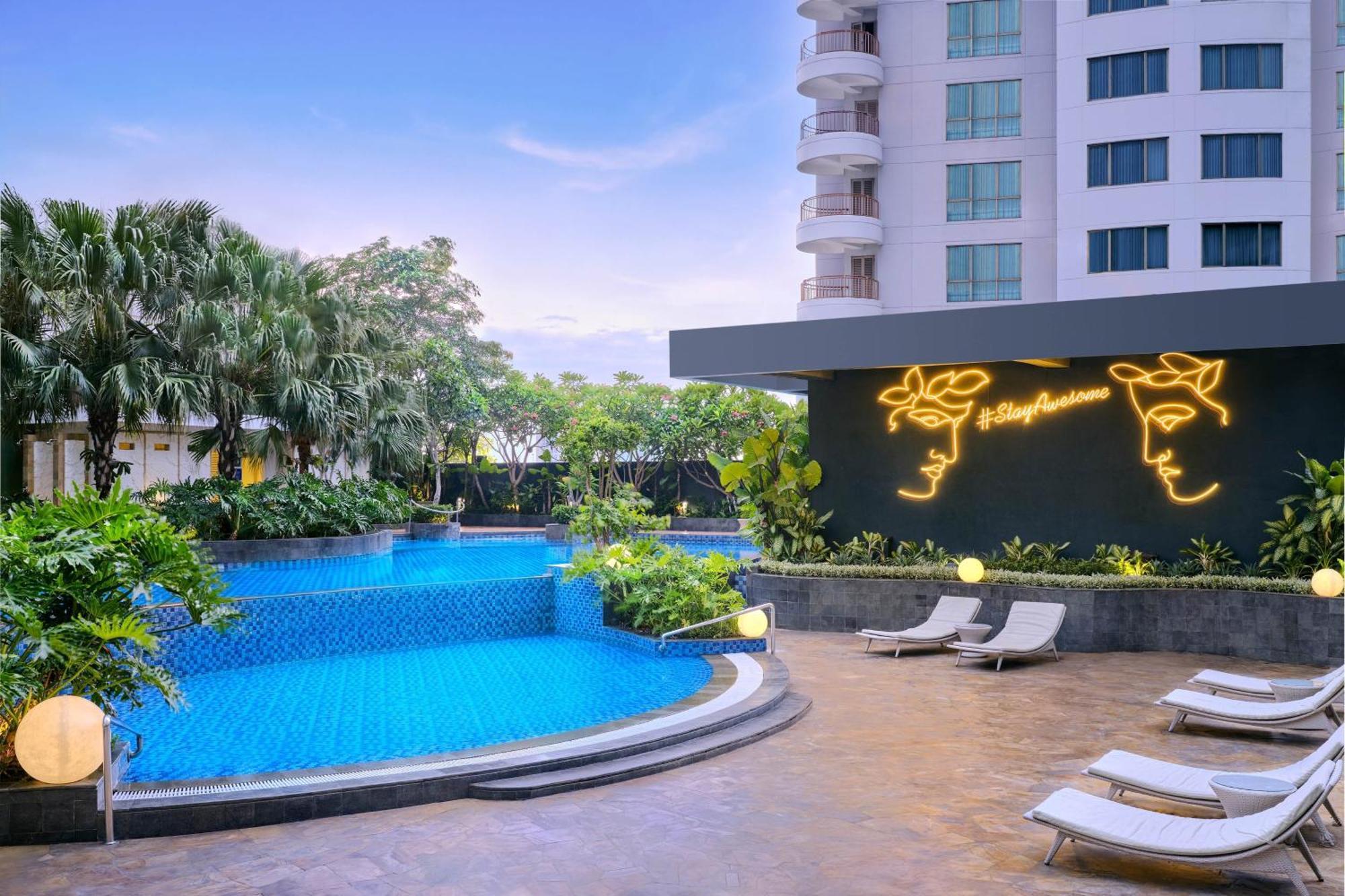 Four Points By Sheraton Surabaya, Tunjungan Plaza מראה חיצוני תמונה