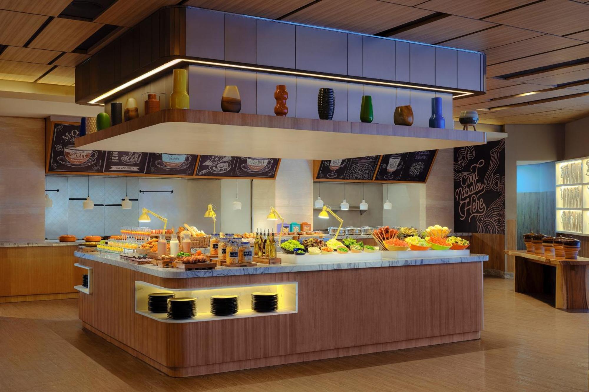 Four Points By Sheraton Surabaya, Tunjungan Plaza מראה חיצוני תמונה