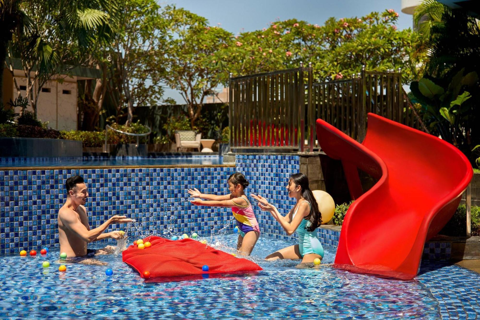 Four Points By Sheraton Surabaya, Tunjungan Plaza מראה חיצוני תמונה