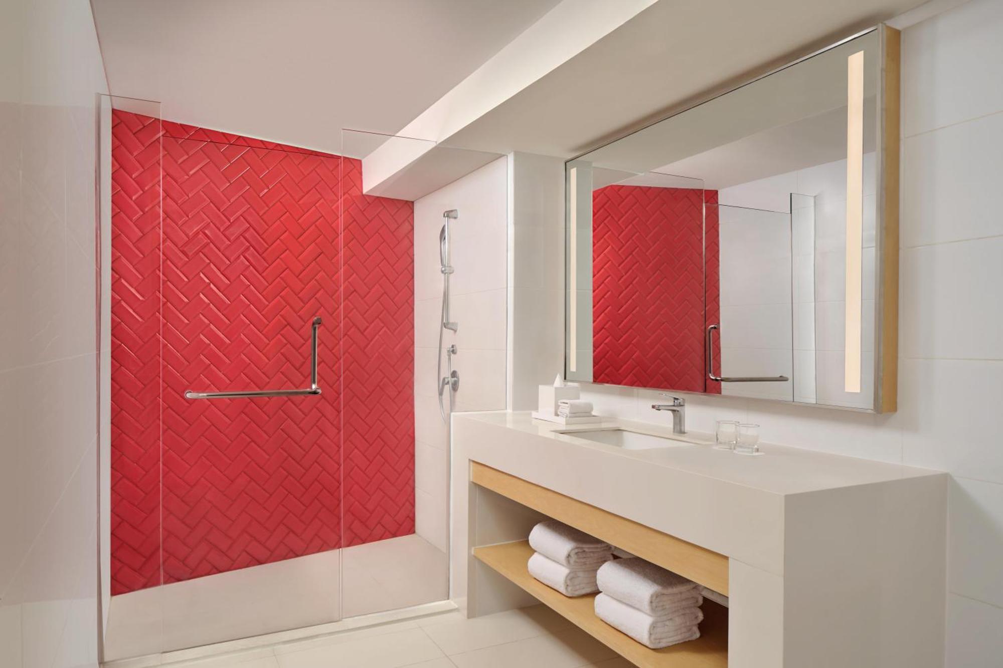 Four Points By Sheraton Surabaya, Tunjungan Plaza מראה חיצוני תמונה