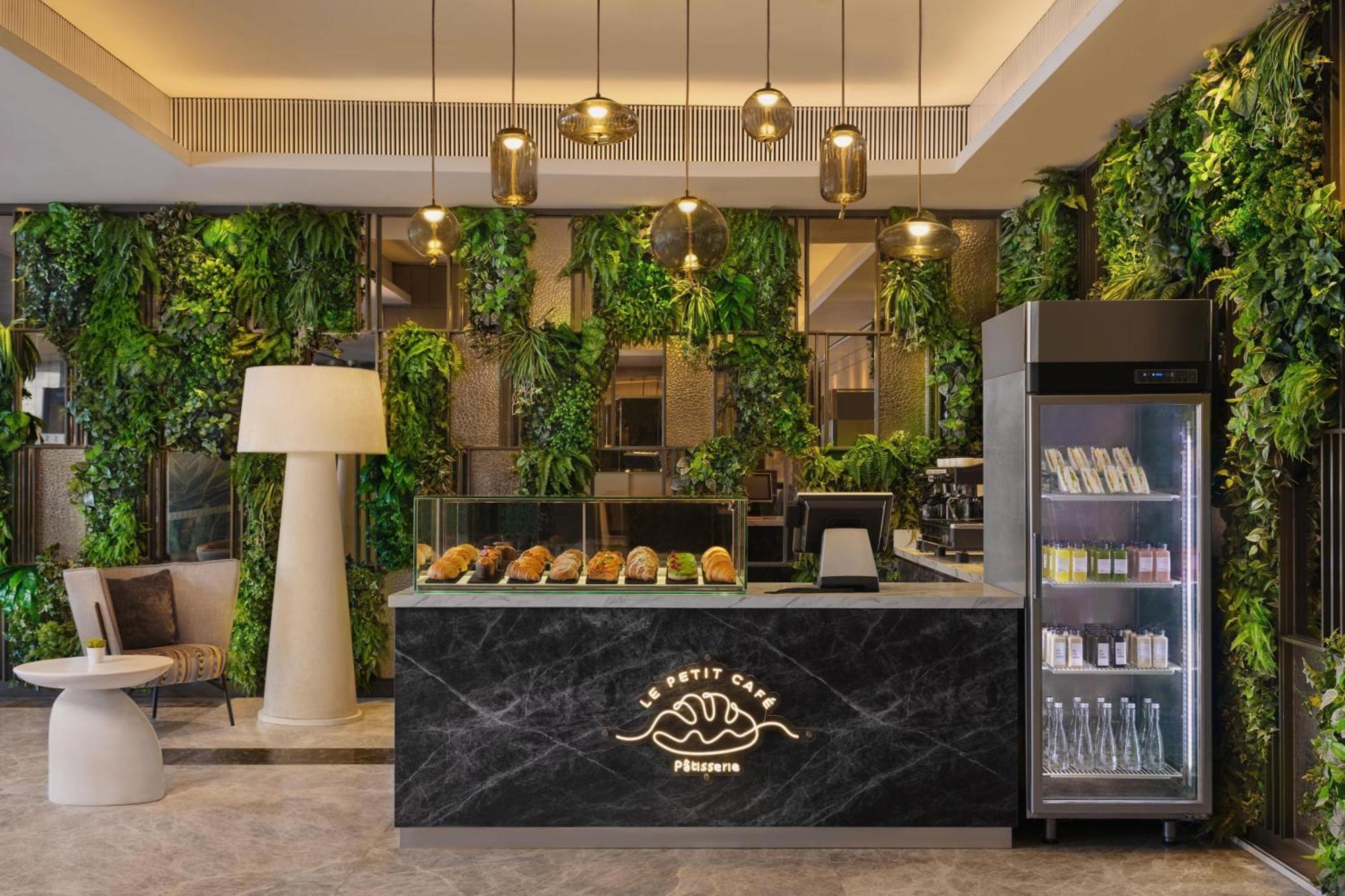 Four Points By Sheraton Surabaya, Tunjungan Plaza מראה חיצוני תמונה