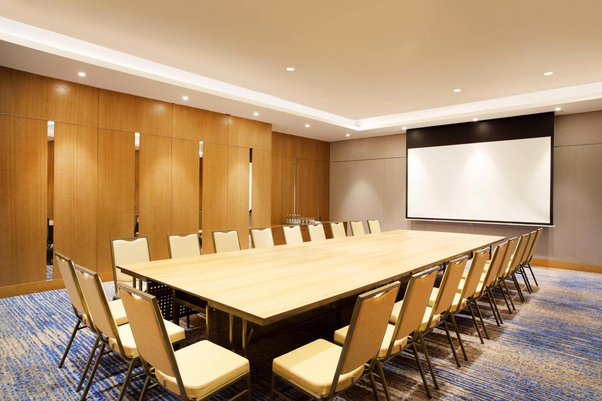 Four Points By Sheraton Surabaya, Tunjungan Plaza מראה חיצוני תמונה