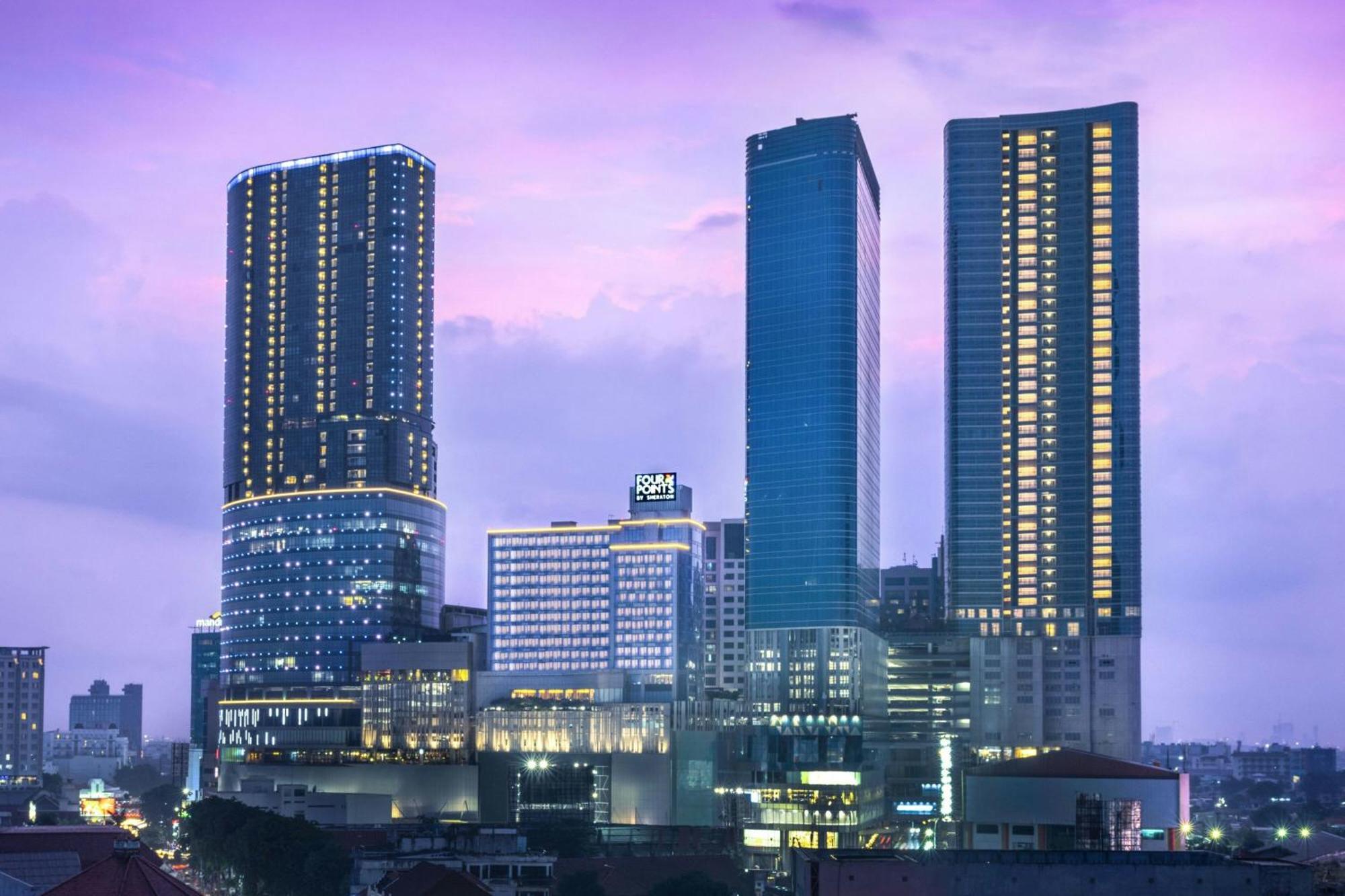 Four Points By Sheraton Surabaya, Tunjungan Plaza מראה חיצוני תמונה