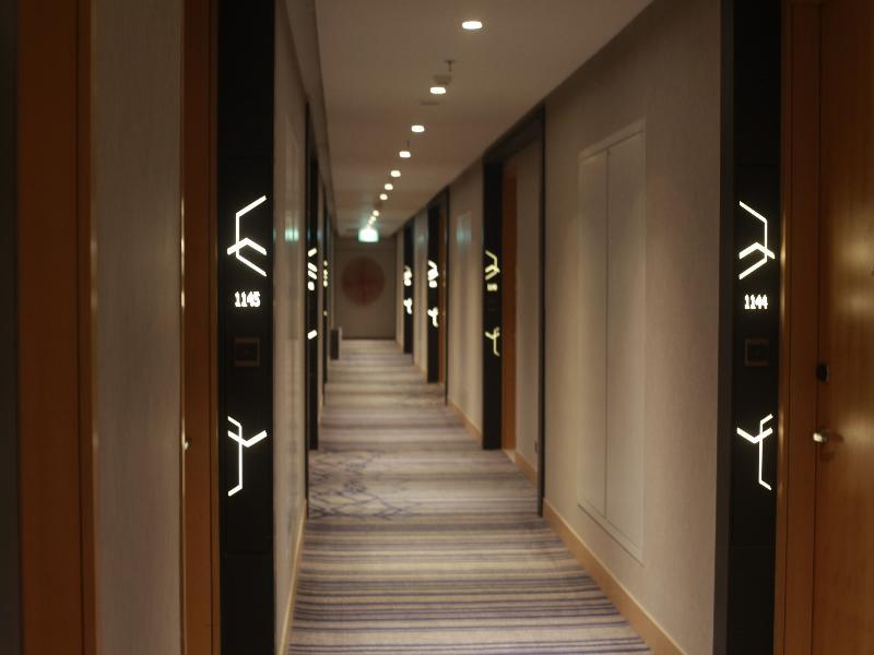 Four Points By Sheraton Surabaya, Tunjungan Plaza מראה חיצוני תמונה