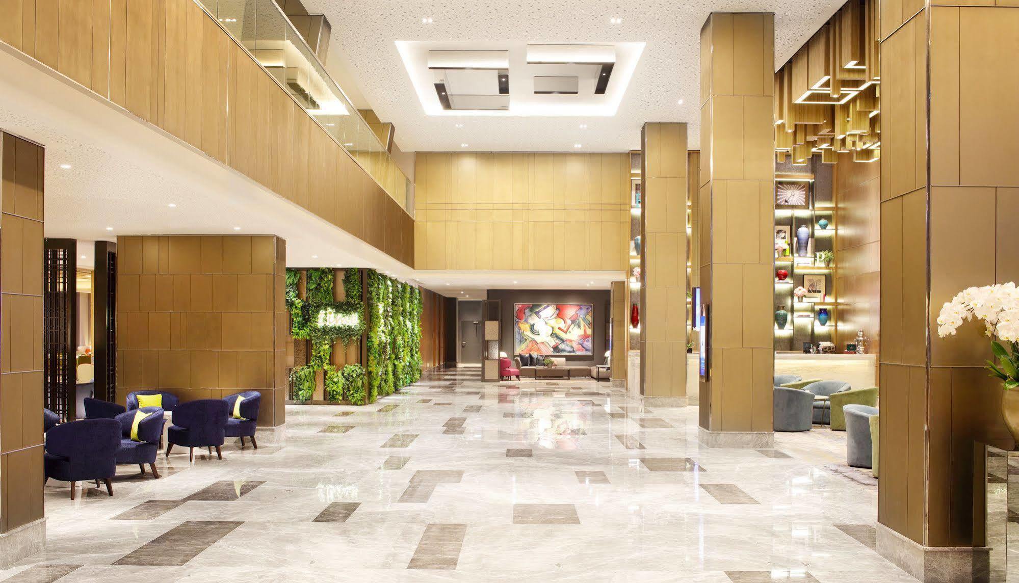 Four Points By Sheraton Surabaya, Tunjungan Plaza מראה חיצוני תמונה
